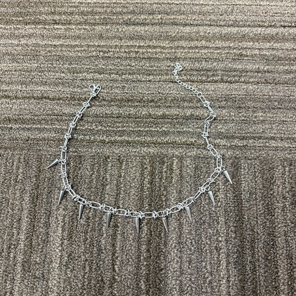 Silver-tone Chunky Chain Spike Choker, Emo Punk Grunge Necklace, Goth Y2k - Picture 1 of 5